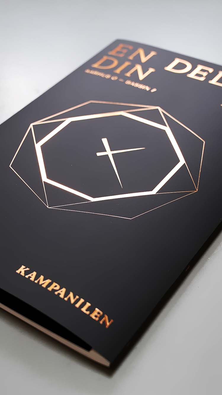 Med Bassin 7 Bolig skabte Creative ZOO et magasin, der både skulle afspejle byggeriets kvalitet og identitet, samt være noget taktilt, man kunne opleve, før byggeriet stod færdigt